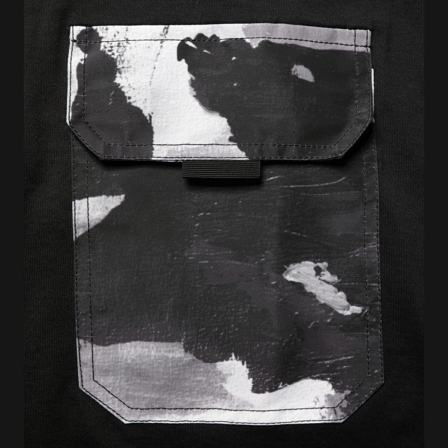Dolce & Gabbana Black Camouflage Pocket Oversized T-shirt Dolce & Gabbana