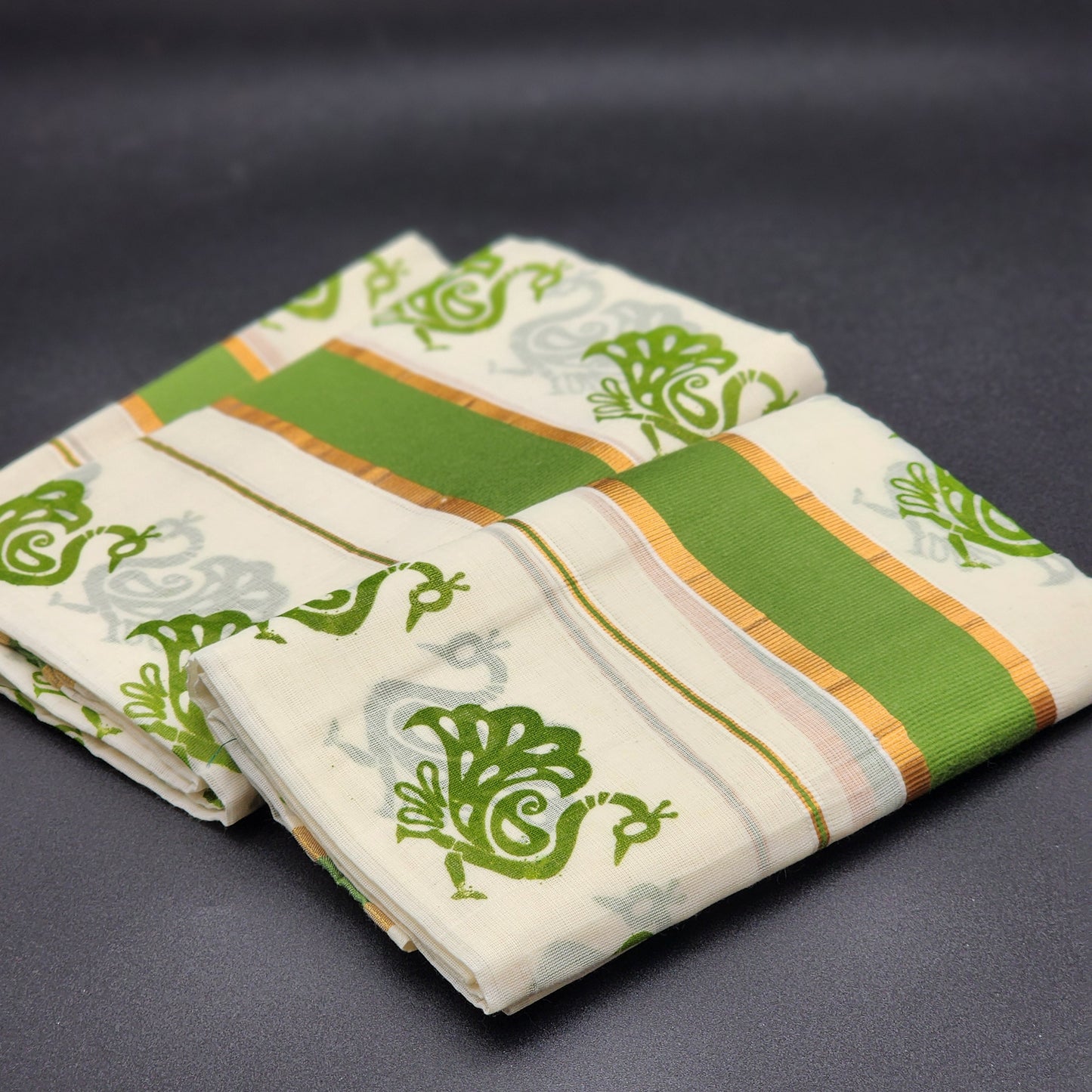 Set Mundu Green peacock print with gold and green border
