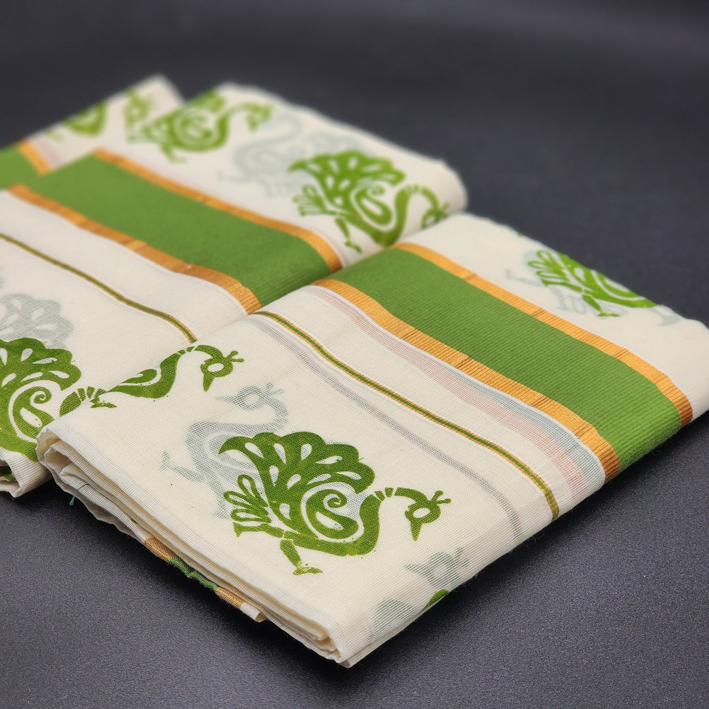 Set Mundu Green peacock print with gold and green border