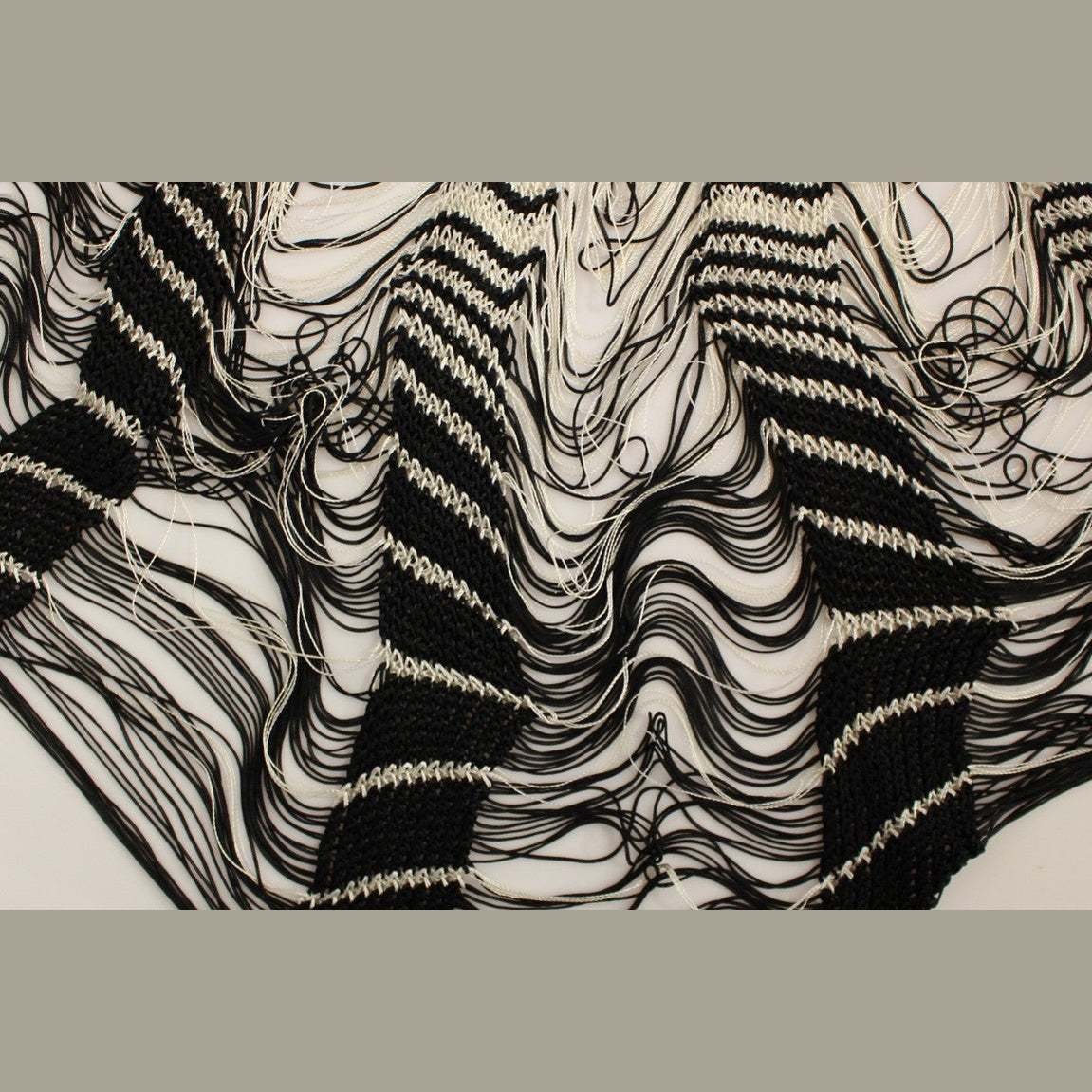 Alice Palmer White Black Knitted Assymetrical Skirt
