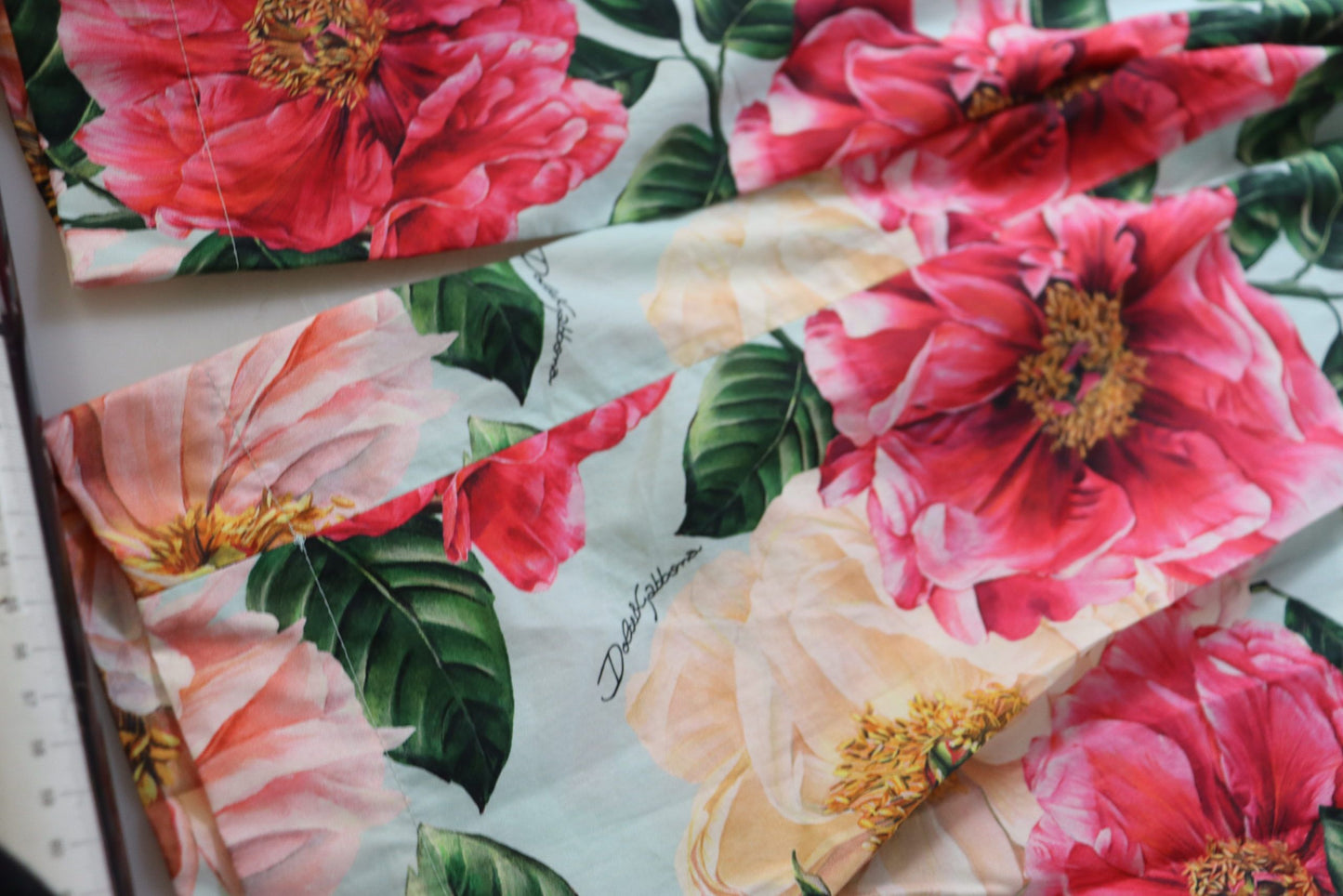 Dolce & Gabbana Multicolor Flora Printed High Waist Cropped Trouser Pants Dolce & Gabbana