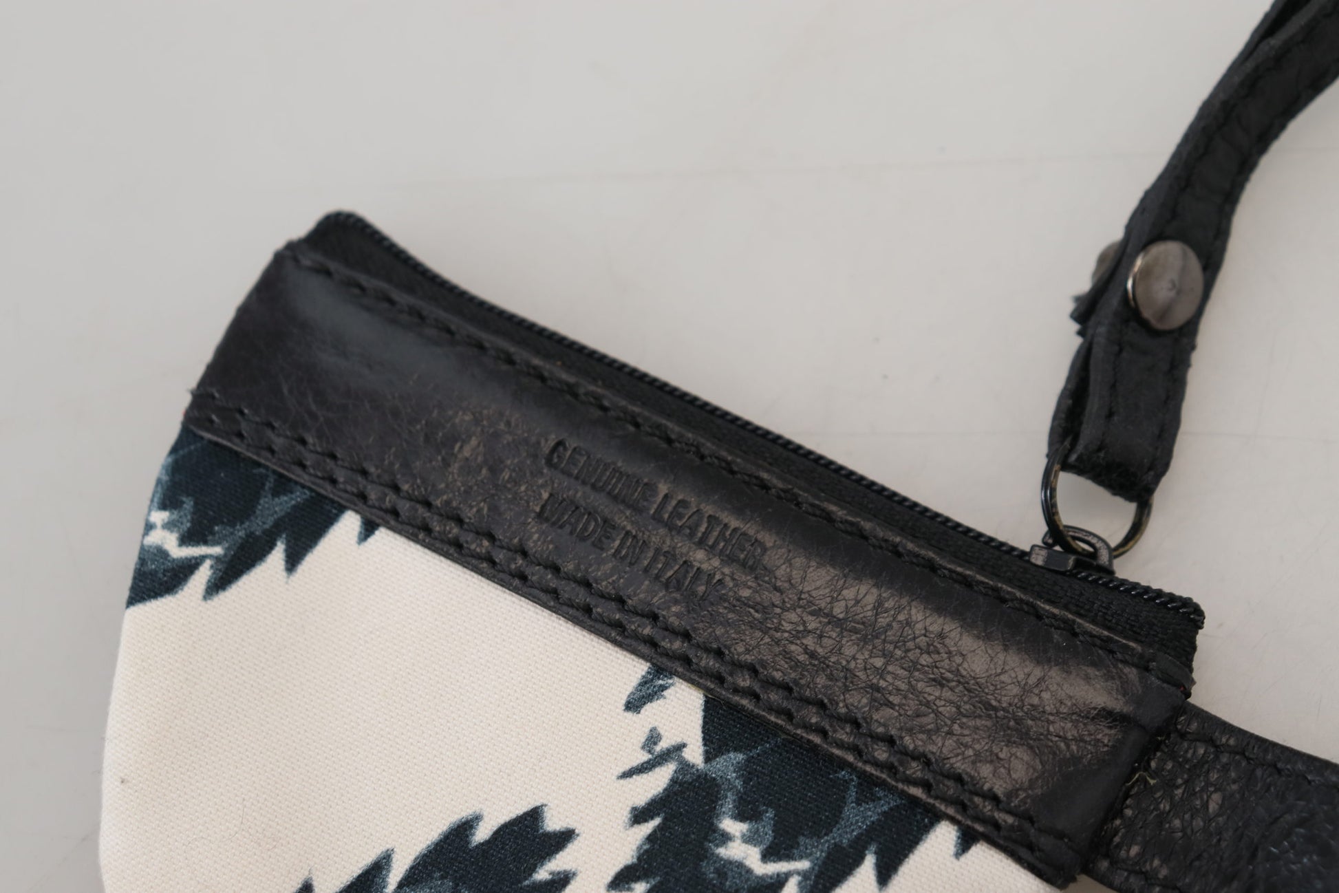 Costume National White Genuine Leather Coin Purse Strap Wallet Costume National