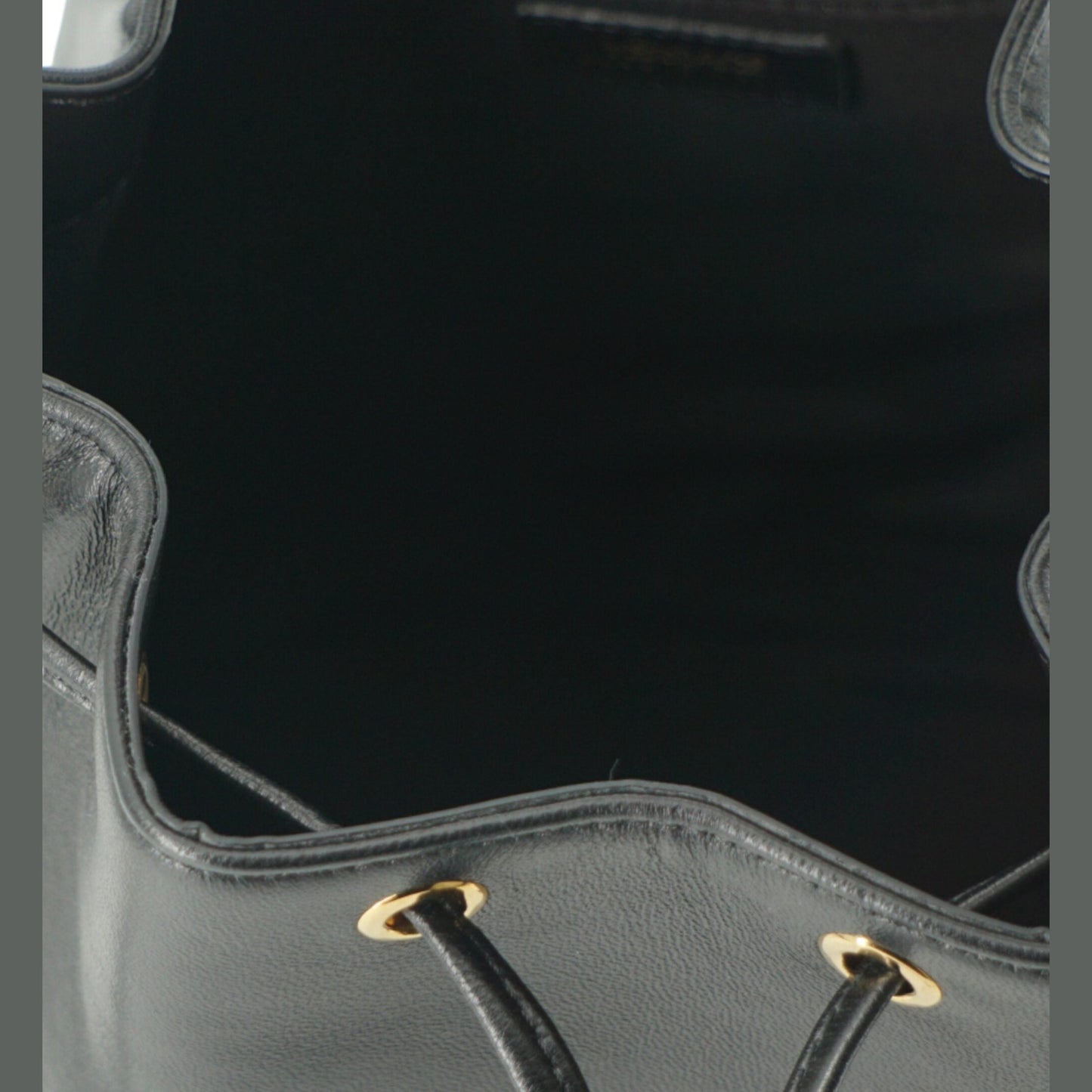 Versace Elegant Black Leather Medusa Bucket Shoulder Bag Versace