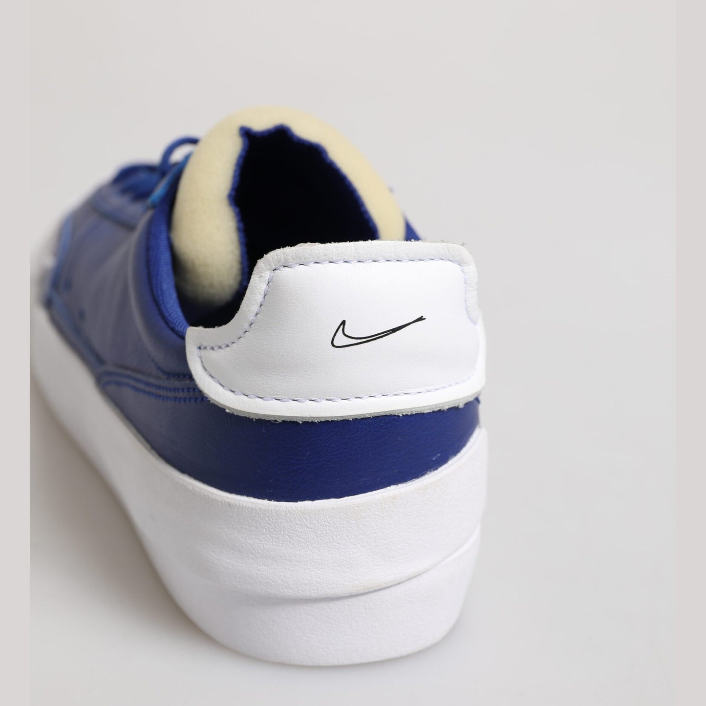 Nike White Blue Lace Up Low Top Drop-Type PRM Sneakers Shoes Nike