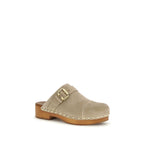 Chloé beige calf leather Bos Taurus clogs with wooden soles and open back, featuring a stylish and comfortable design.