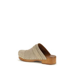 Chloé beige calf leather Bos Taurus clogs with wooden soles and open back design, showcasing a stylish and comfortable footwear option.
