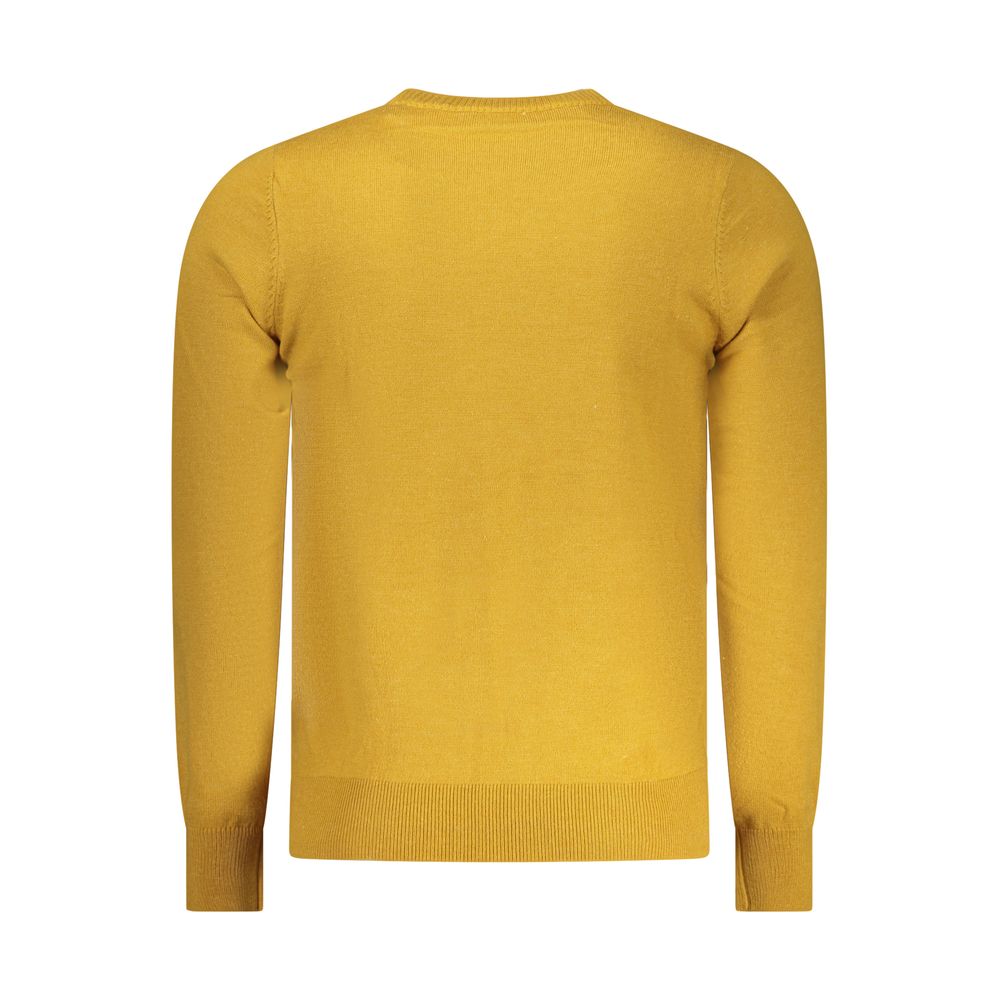 Rifle Oro polyester men's sweater featuring a classic crewneck design in a warm, comfortable fit with subtle branding.