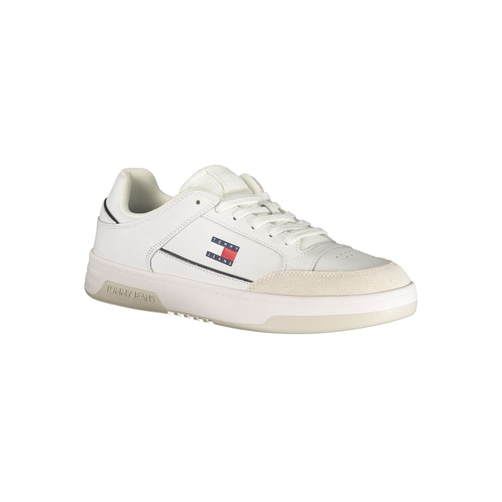 White Tommy Hilfiger men's sneaker made of polyurethane with a sleek design and branded logo on the side.
