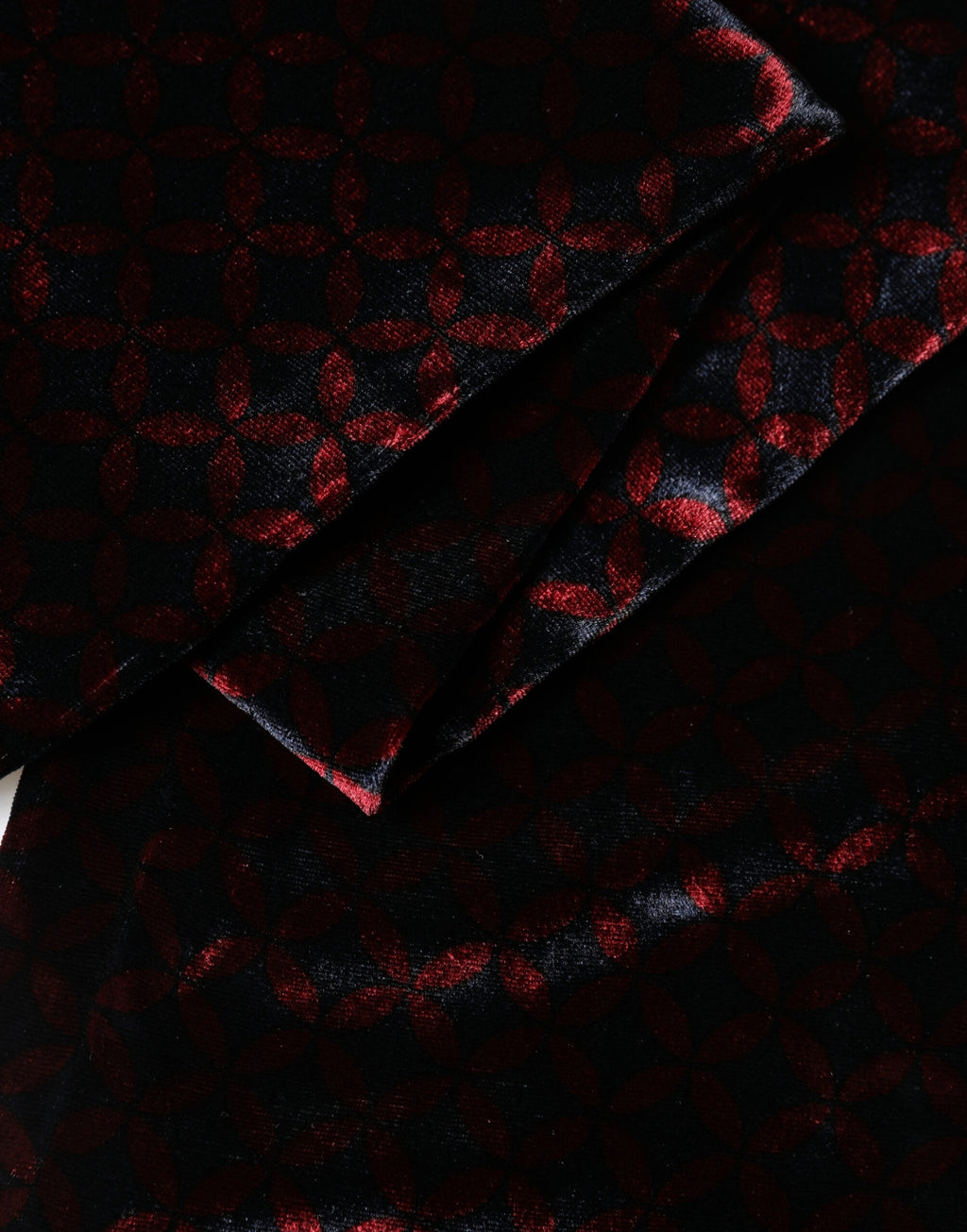Dolce & Gabbana Black Red Rayon Geometric Pattern Fringe 140cm X 16cm  Scarf - Eljoys Fashion 