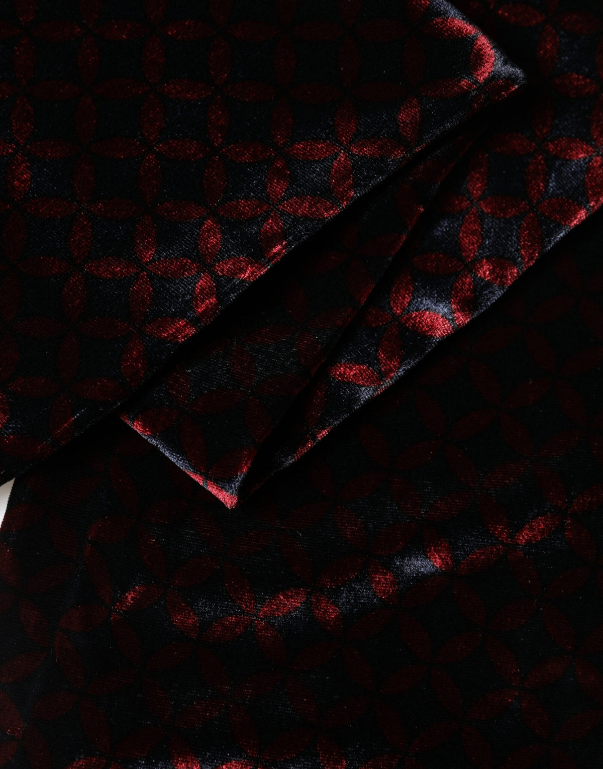 Dolce & Gabbana Black Red Rayon Geometric Pattern Fringe 140cm X 16cm  Scarf - Eljoys Fashion 
