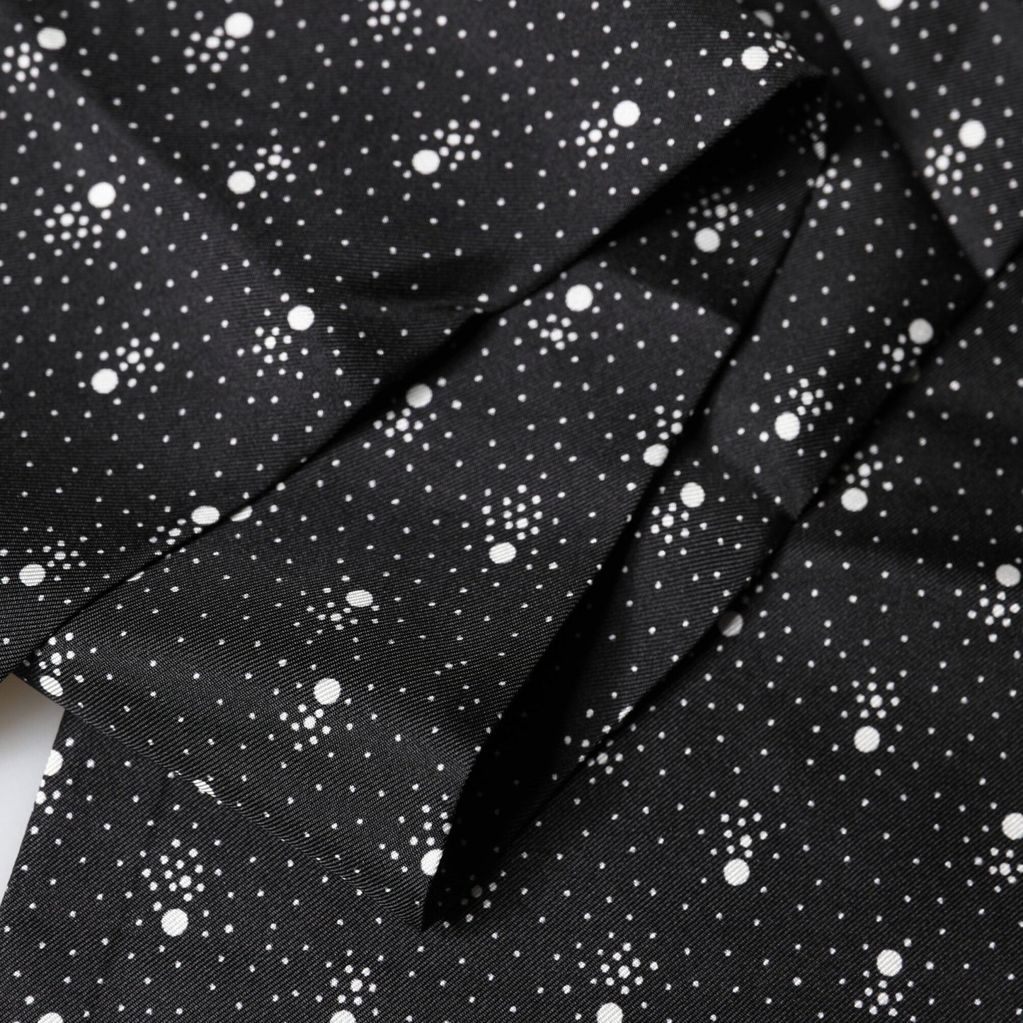 Dolce & Gabbana Black White Silk Dotted Print Foulard 140cm X 15cm Scarf