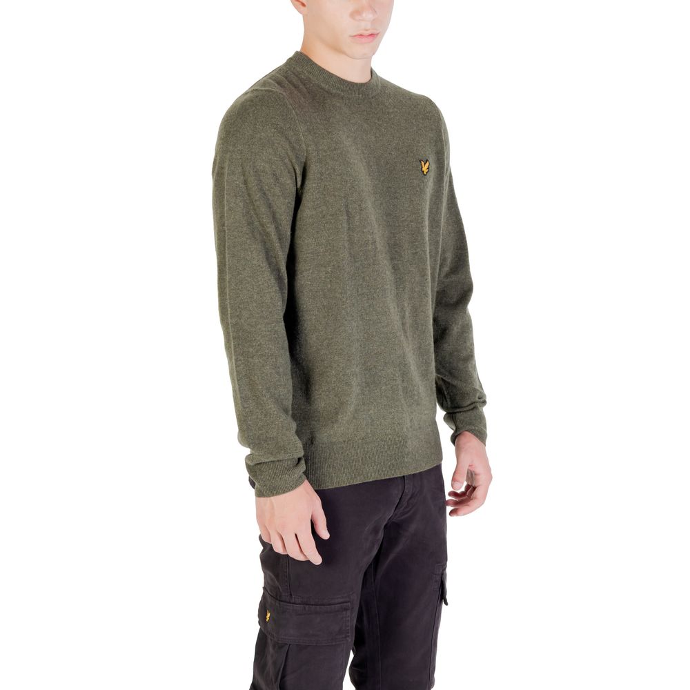 Lyle & Scott Bicolor Nylon Sweatshirt in navy and white, featuring a sporty design with the brand logo on the chest.