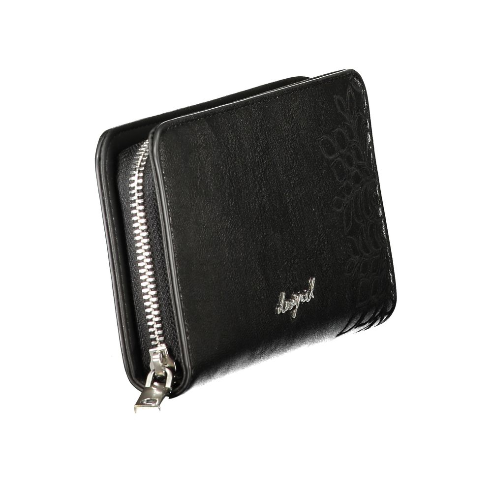 Desigual Nero poliuretano woman wallet with multiple card slots and a sleek black design.