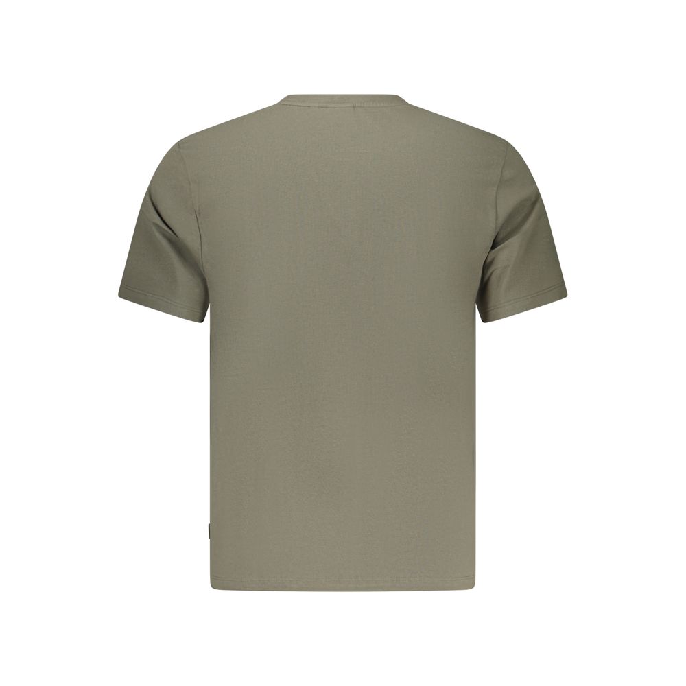 Pepe Jeans Verde cotton men's T-shirt displayed on a hanger with a round neck and short sleeves.