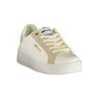 Gas Bianco Poliuretano women’s sneaker with white polyurethane upper and stylish design, featuring lace-up closure and sporty sole.