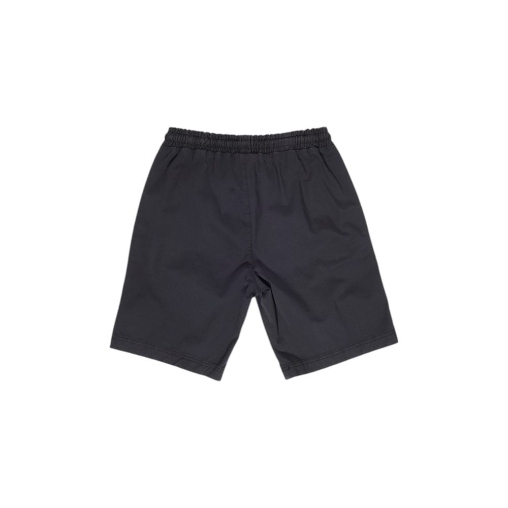 Black cotton Bermuda shorts by Refrigiwear with a relaxed fit and casual style, shown on a model.