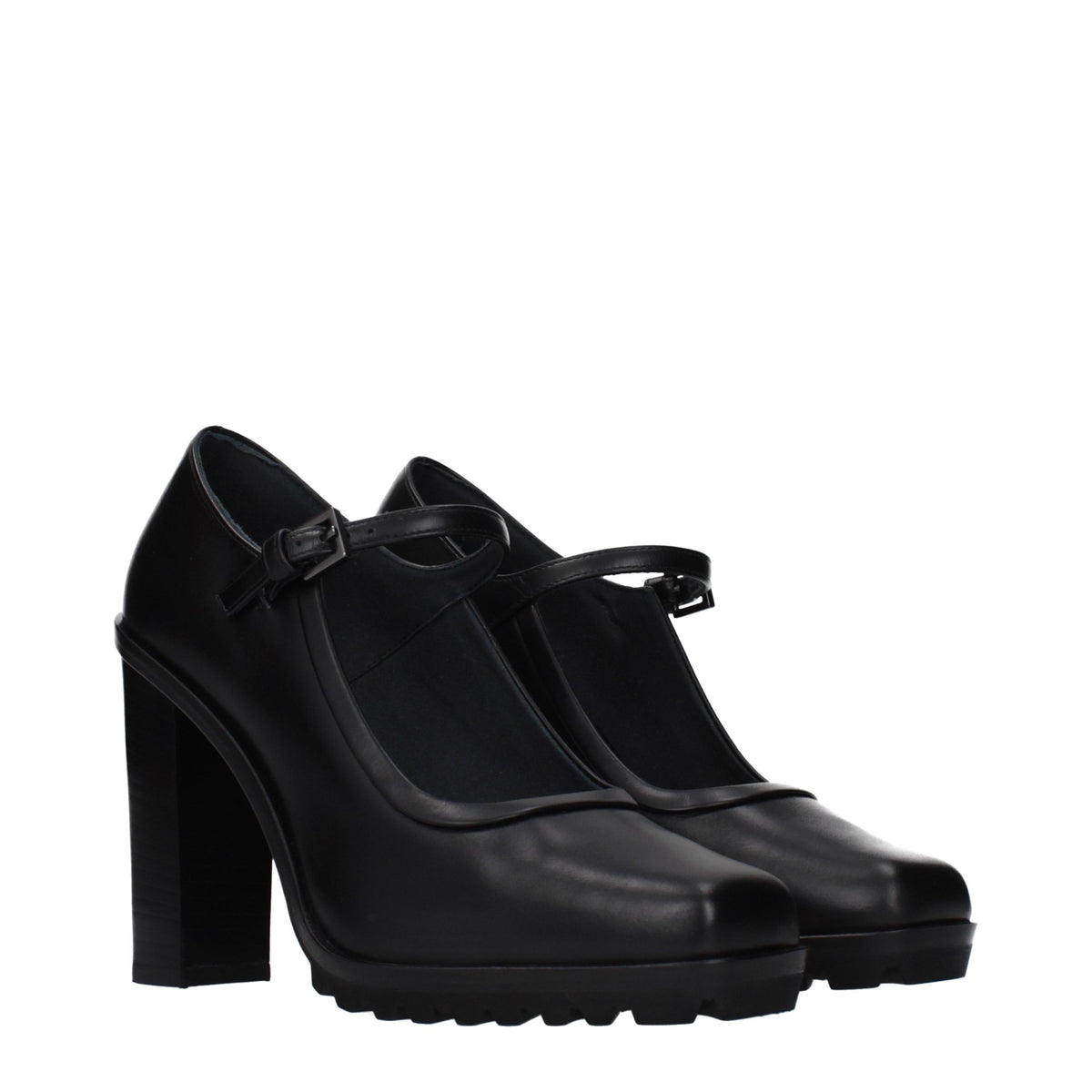 Max Mara black leather high heel pumps with pointed toes and sleek design, perfect for formal or stylish occasions.