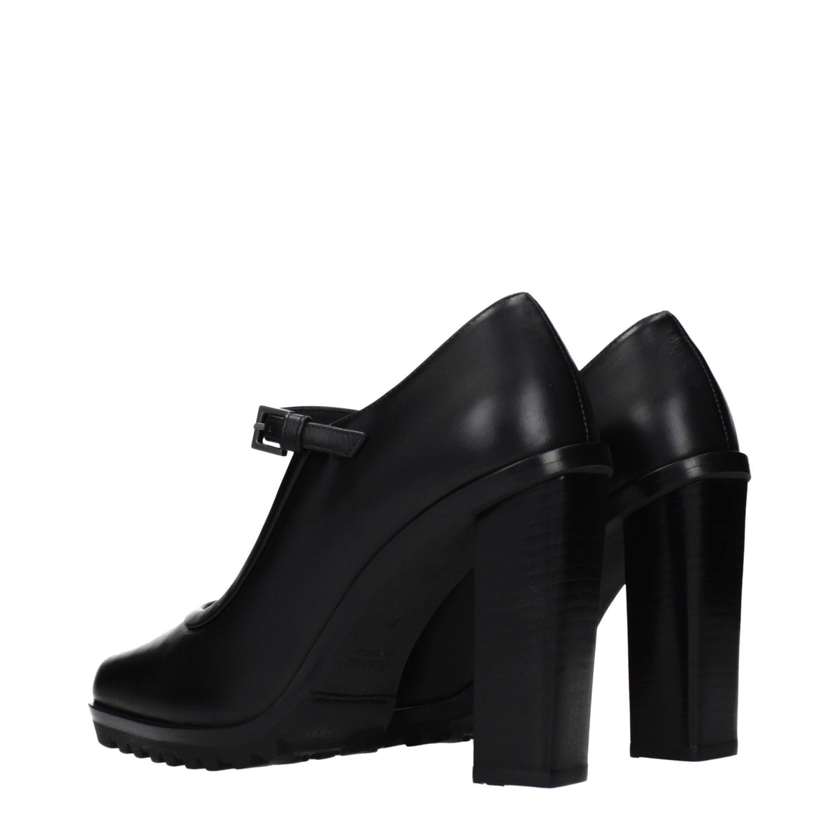 Max Mara black leather high heel pumps with pointed toes and sleek design, perfect for elegant office or evening wear.