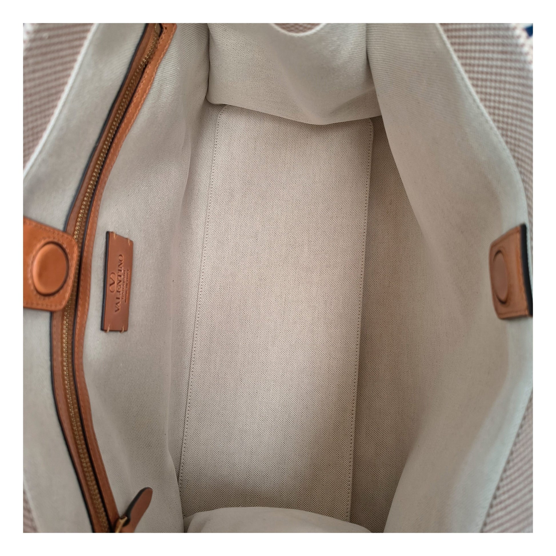 Valentino Garavani Beige Fabric Handbag Valentino Garavani