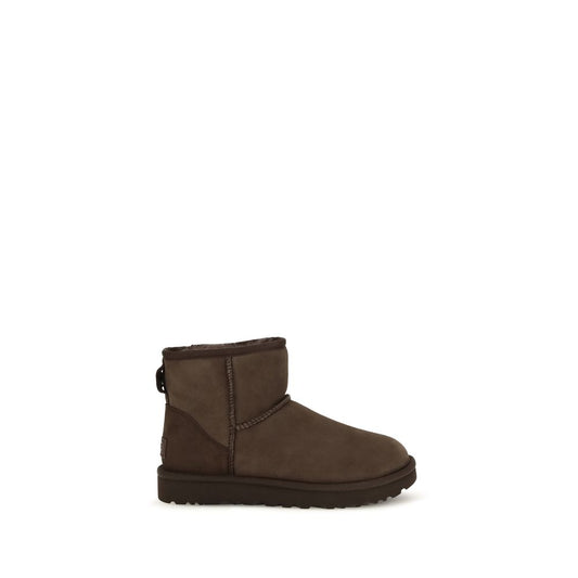 UGG Brown Calf Leather Bos Taurus Ankle Boots UGG