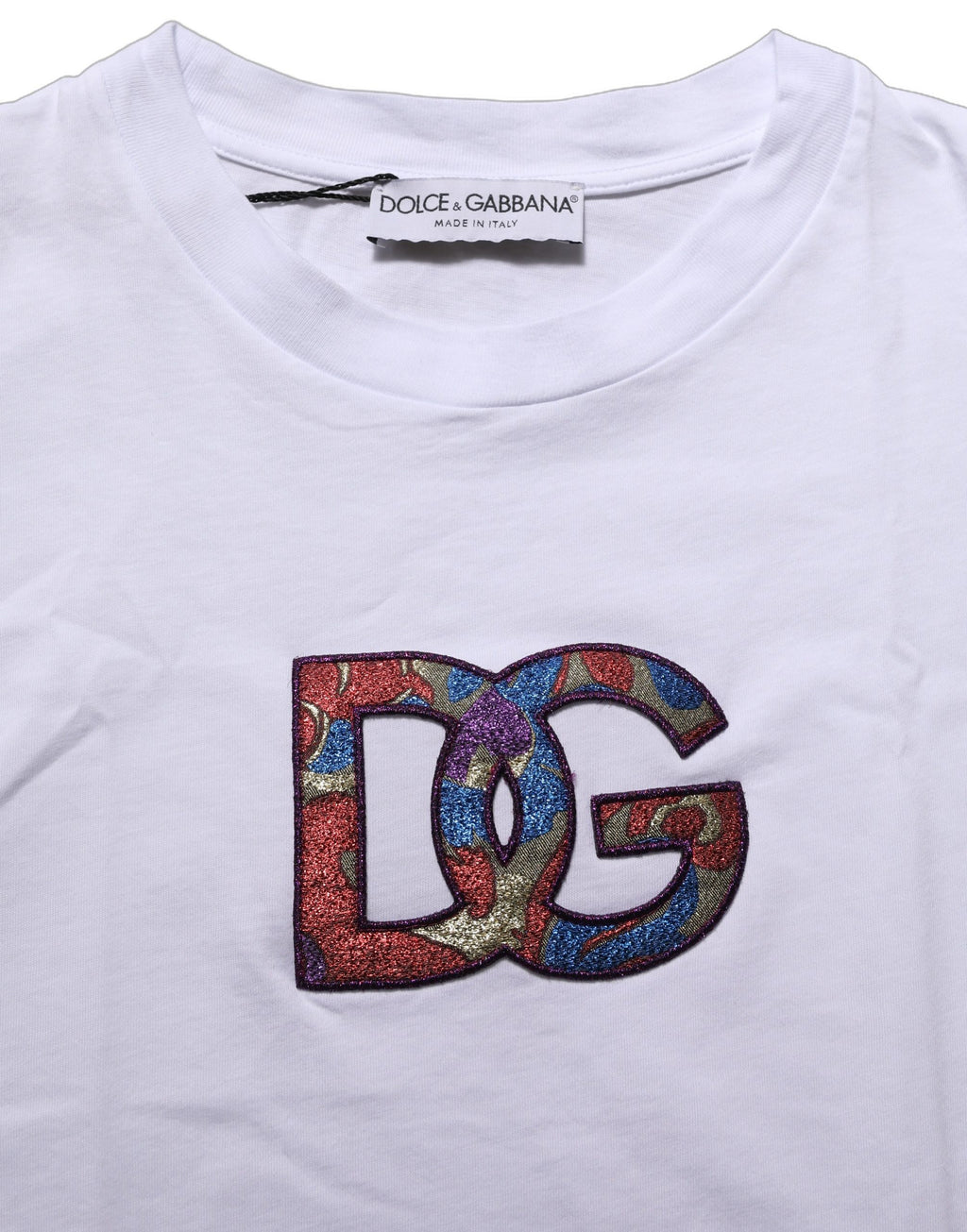 White Dolce & Gabbana cotton crew neck T-shirt with logo patch, casual style, detailed view of the front design.