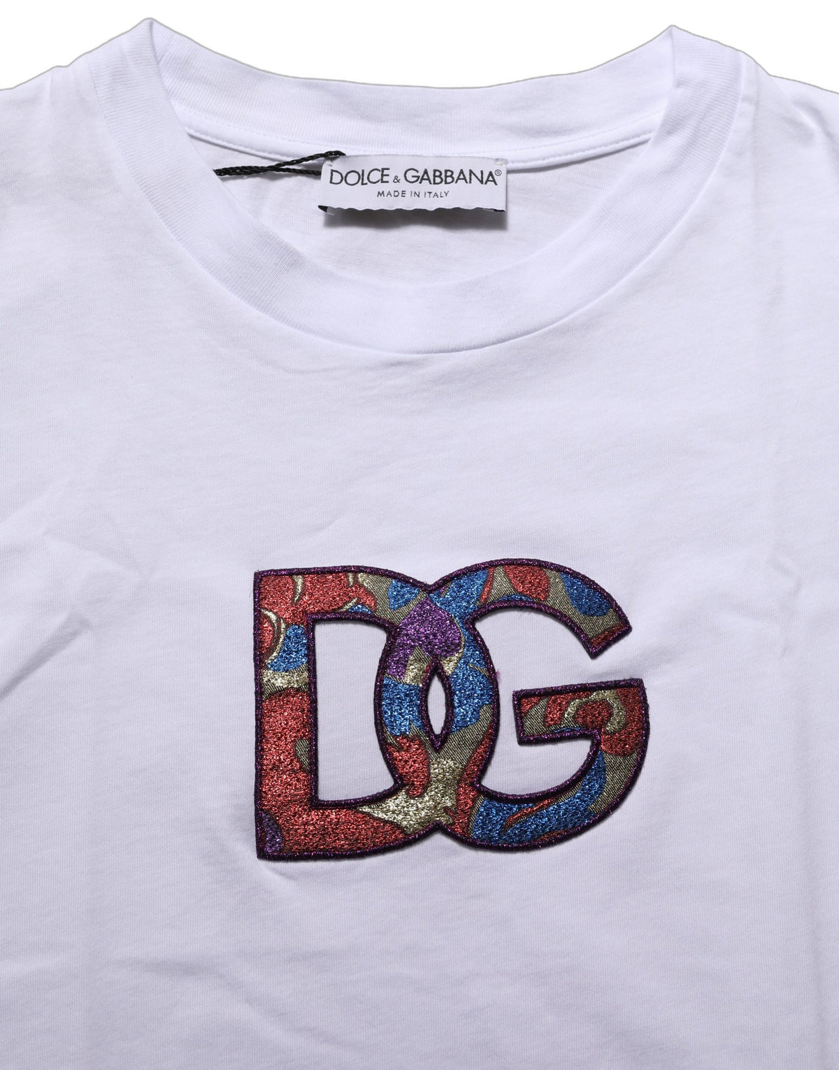 White Dolce & Gabbana cotton crew neck T-shirt with logo patch, casual style, detailed view of the front design.