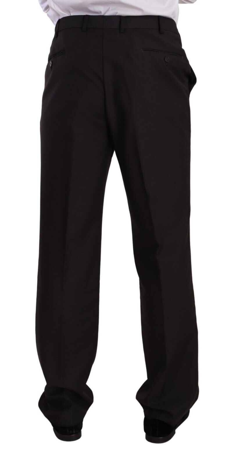 Dark gray Domenico Tagliente single-breasted formal suit, tailored with a classic fit and smooth fabric, displayed on a mannequin.