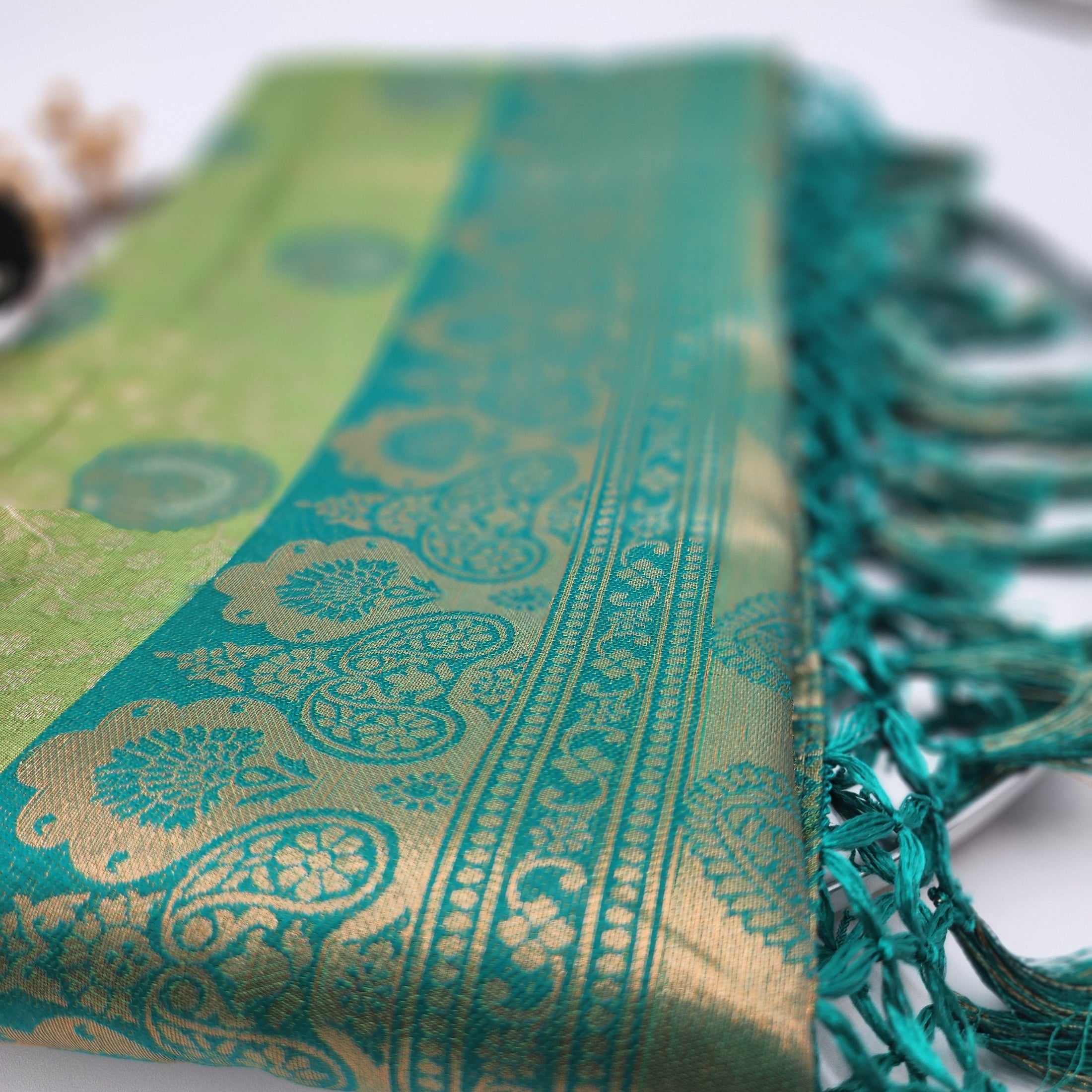 Sawari Pattu Silk Designer Wedding Wear Saree Apple Green 1129