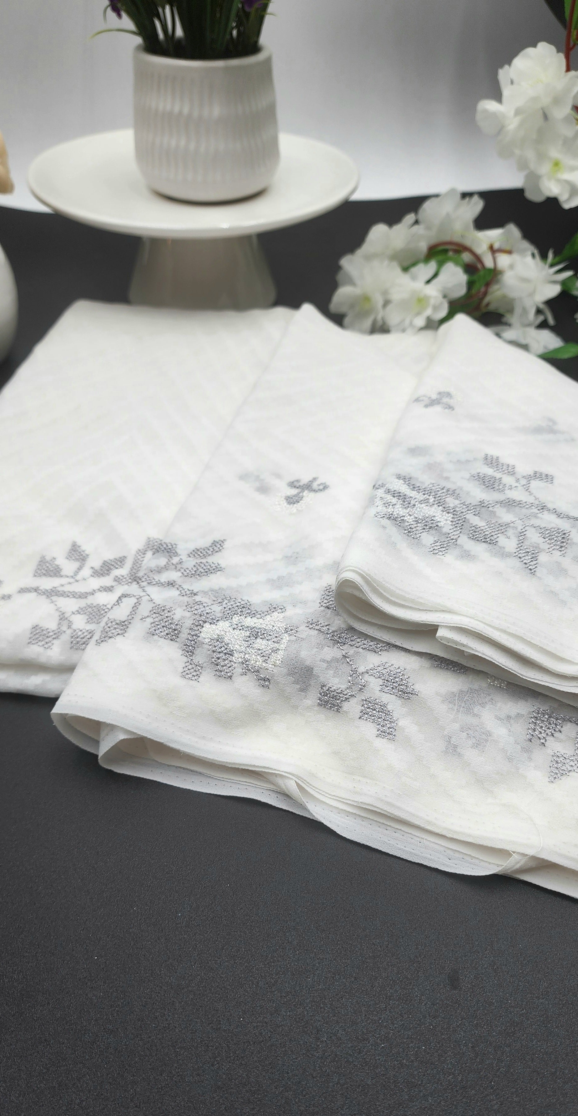 Brasso Saree in white with Embroidery works - Eljoys Fashion 