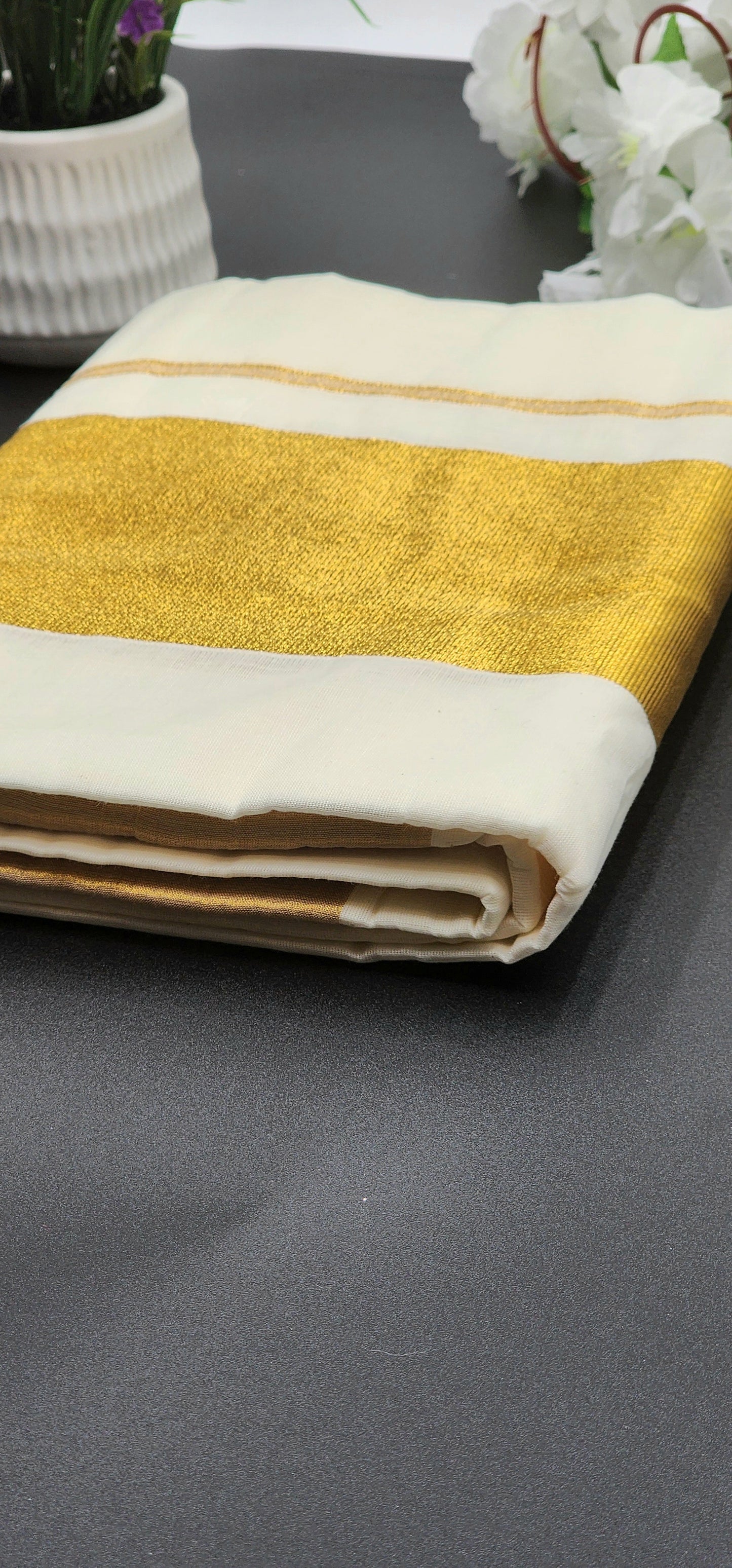 Tissue Silk Traditional Kerala Saree Large Gold Border - Eljoys Fashion 