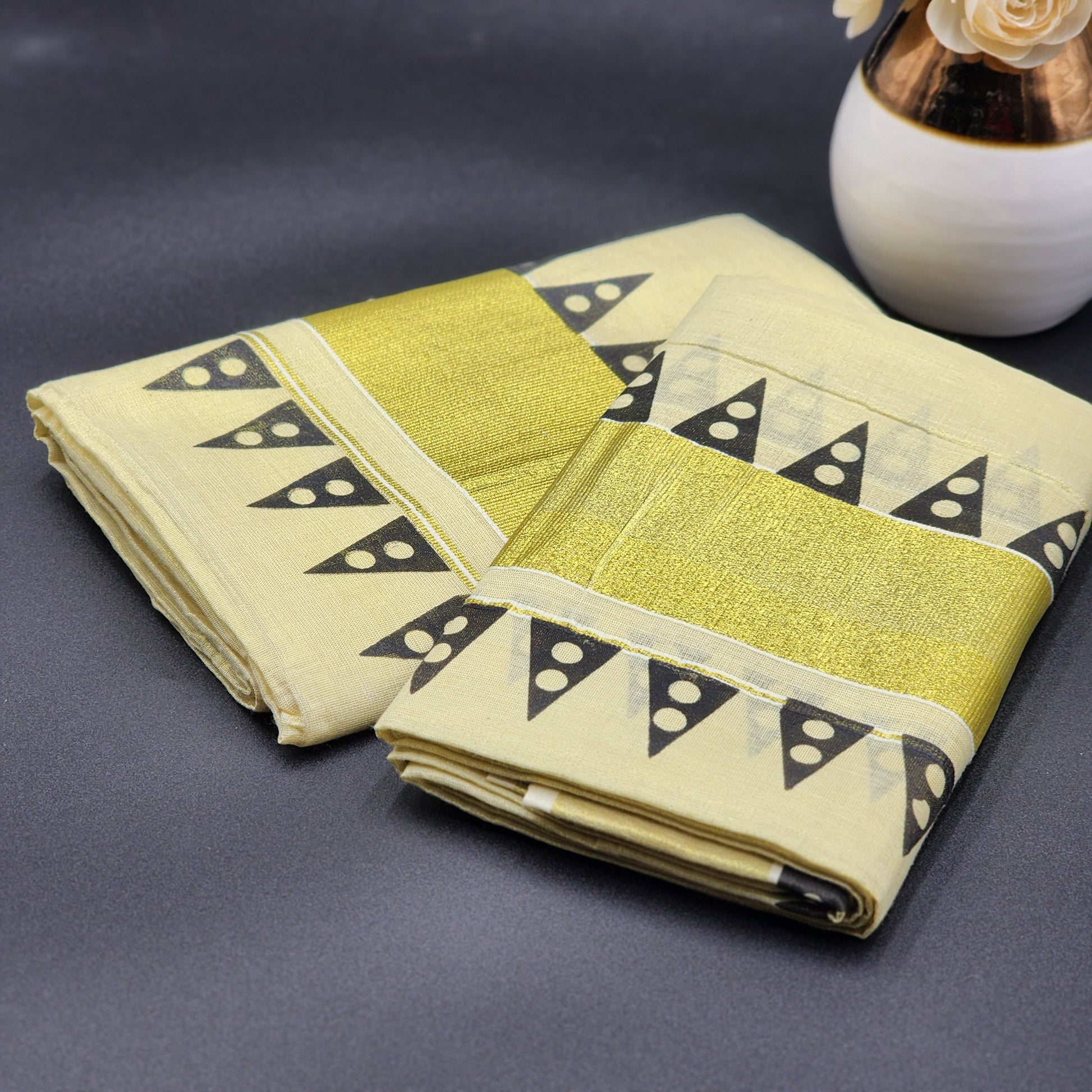 Set Mundu Temple design in Black or Blue