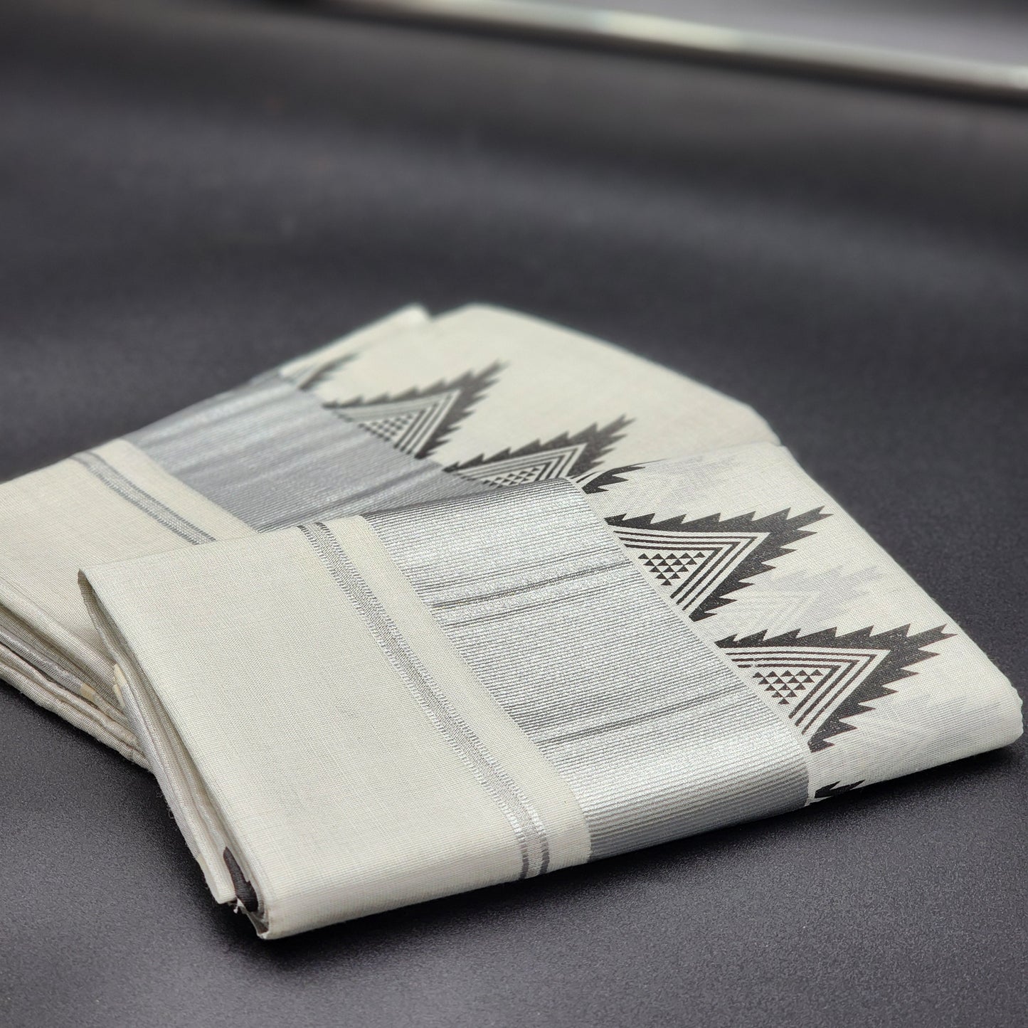 Set Mundu light Silver body dark silver border with black temple design Eljoys Fashion