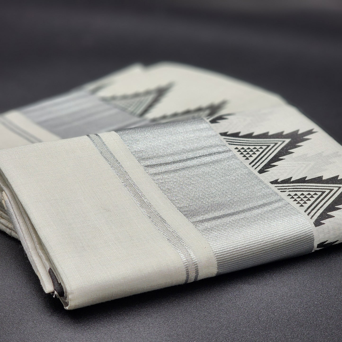 Set Mundu light Silver body dark silver border with black temple design Eljoys Fashion