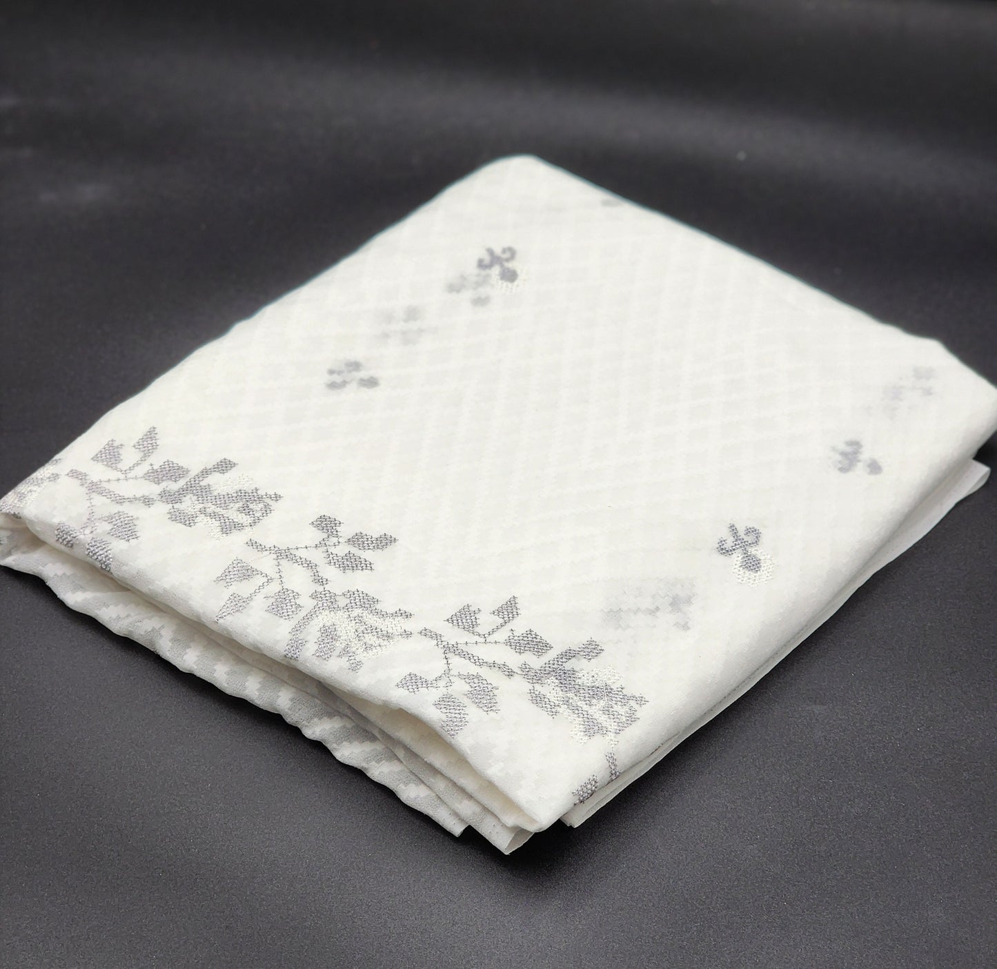 Brasso Saree in white with Embroidery works 1102 Eljoys Fashion