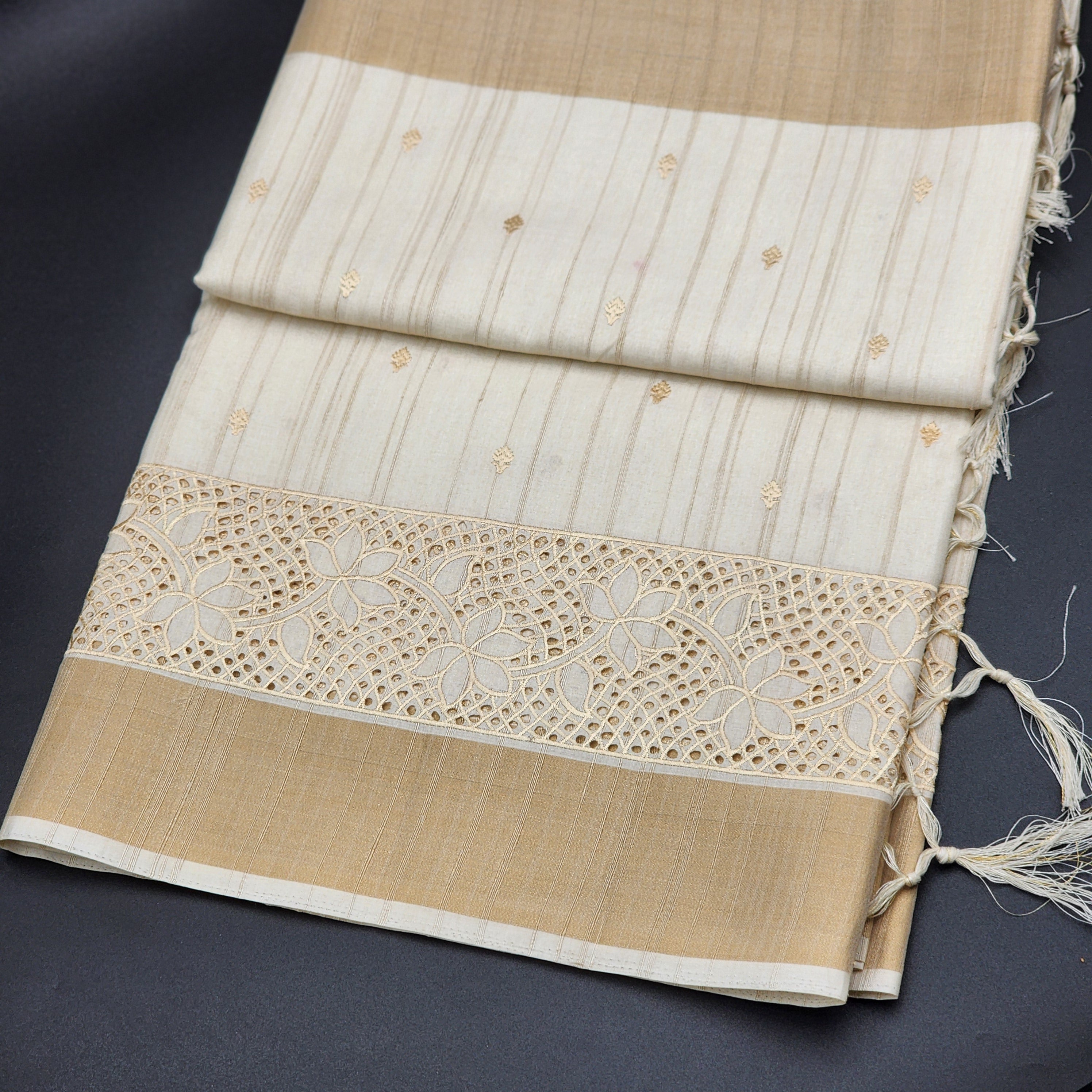 Saree-offwhite with cutwork golden border 1155 Eljoys Fashion