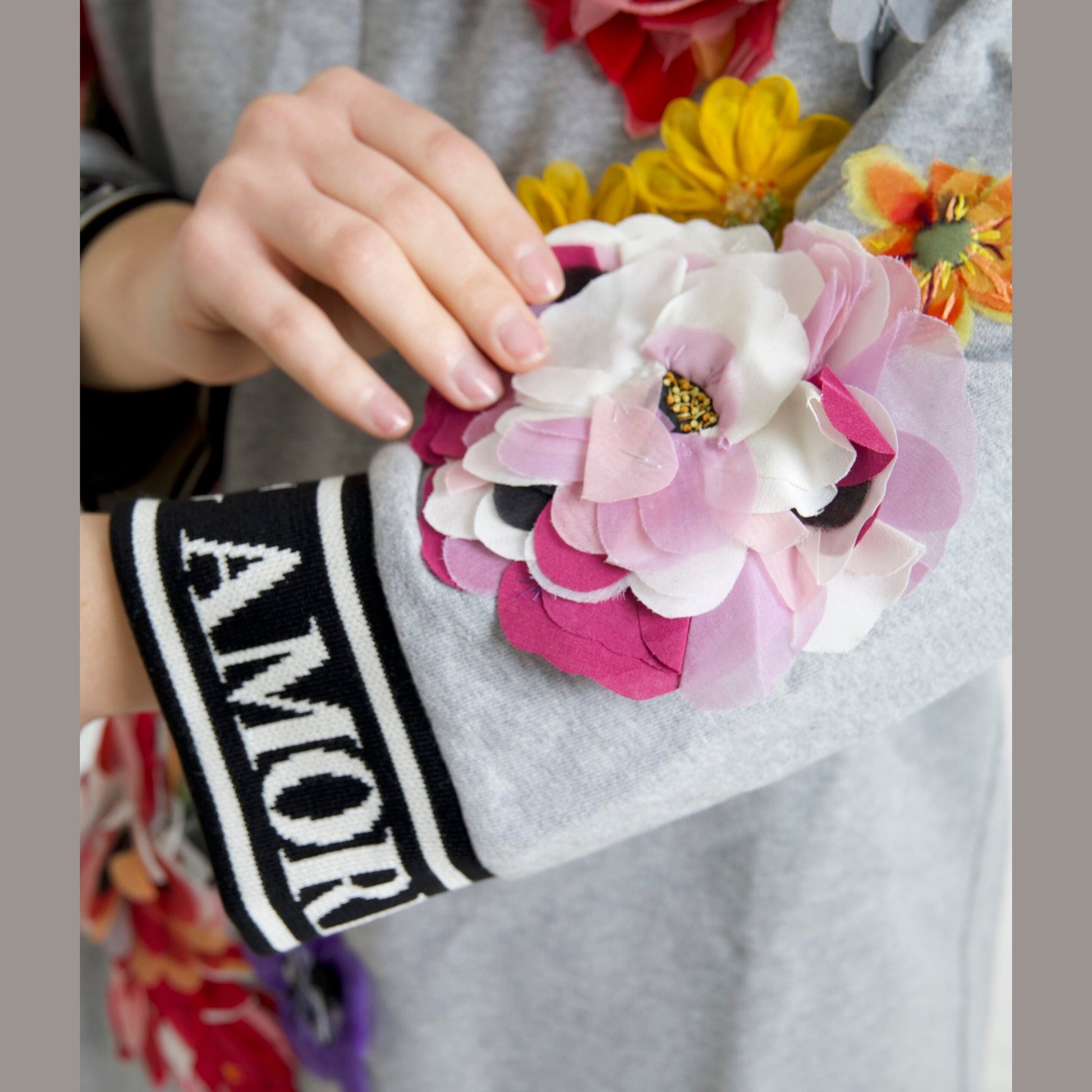 Dolce & Gabbana Gray DG Amore Queen Floral Pullover Sweater Dolce & Gabbana