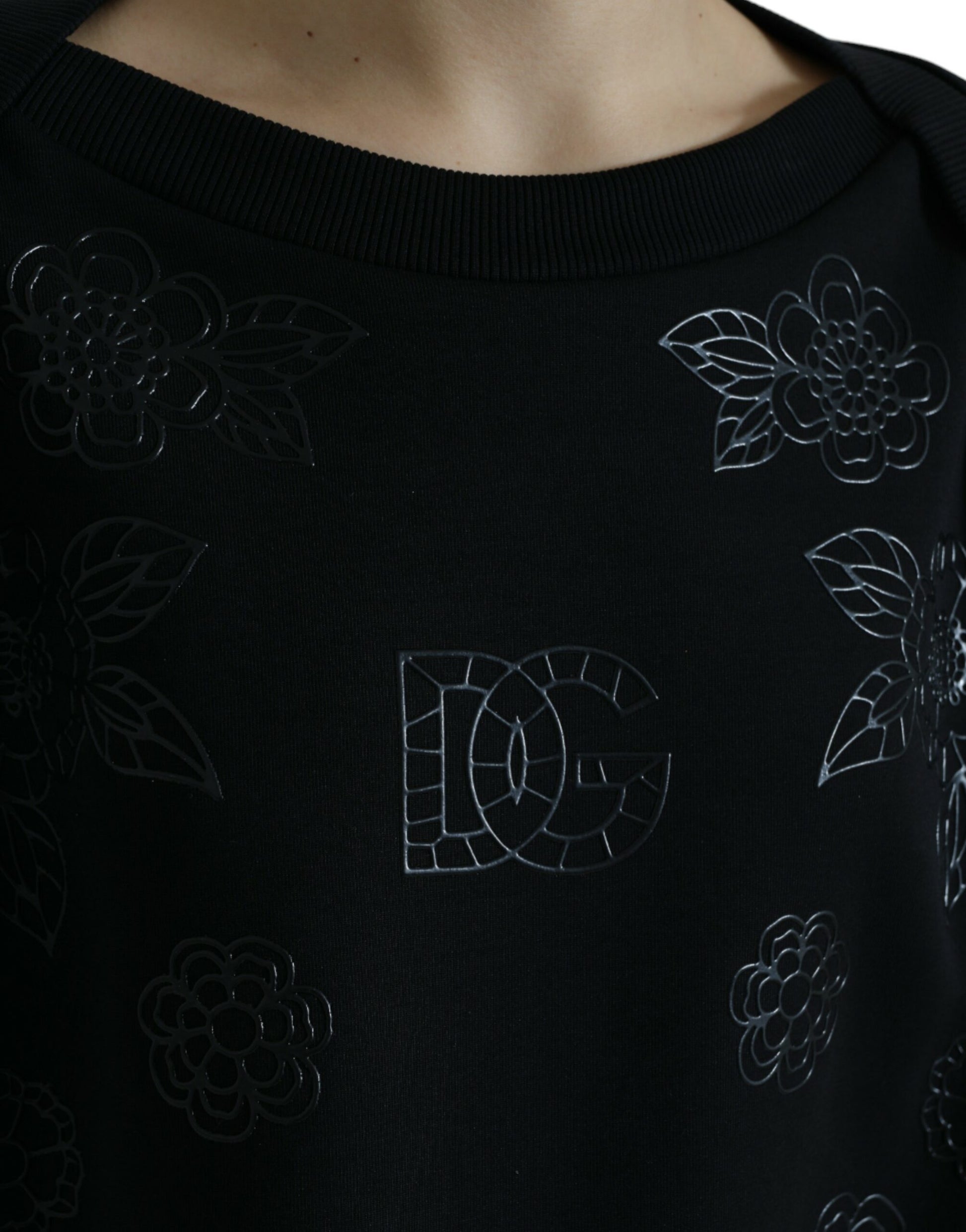 Dolce & Gabbana Black Pullover Floral Logo Applique Sweater Dolce & Gabbana
