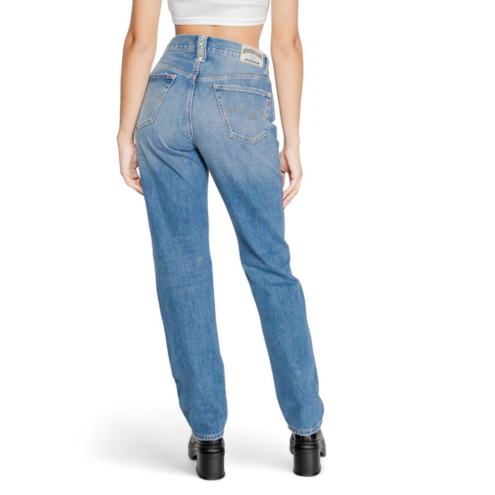 Replay blue cotton mom jeans with a high-waisted fit and classic five-pocket design, shown on a model.