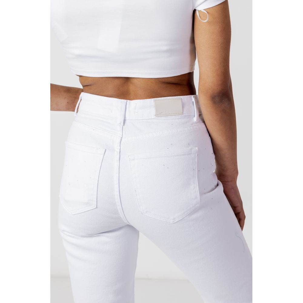 Only White Cotton Mom Jean Only