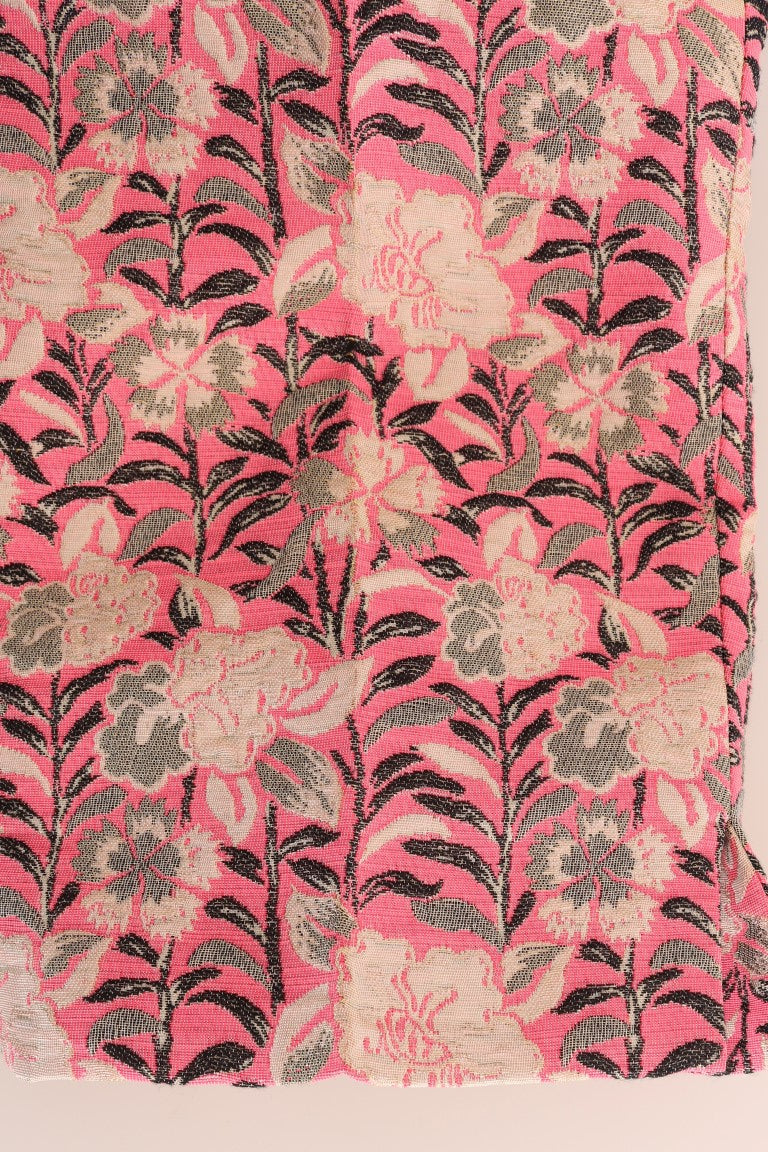 Dolce & Gabbana Pink Floral Brocade Capri Pants Dolce & Gabbana