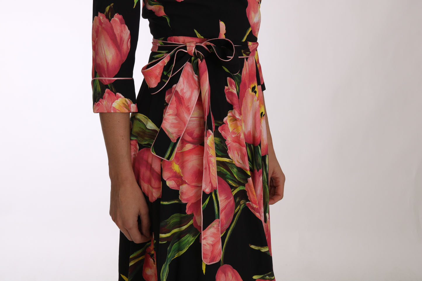 Dolce & Gabbana Black Pink Tulip Print Stretch Shift Dress Dolce & Gabbana
