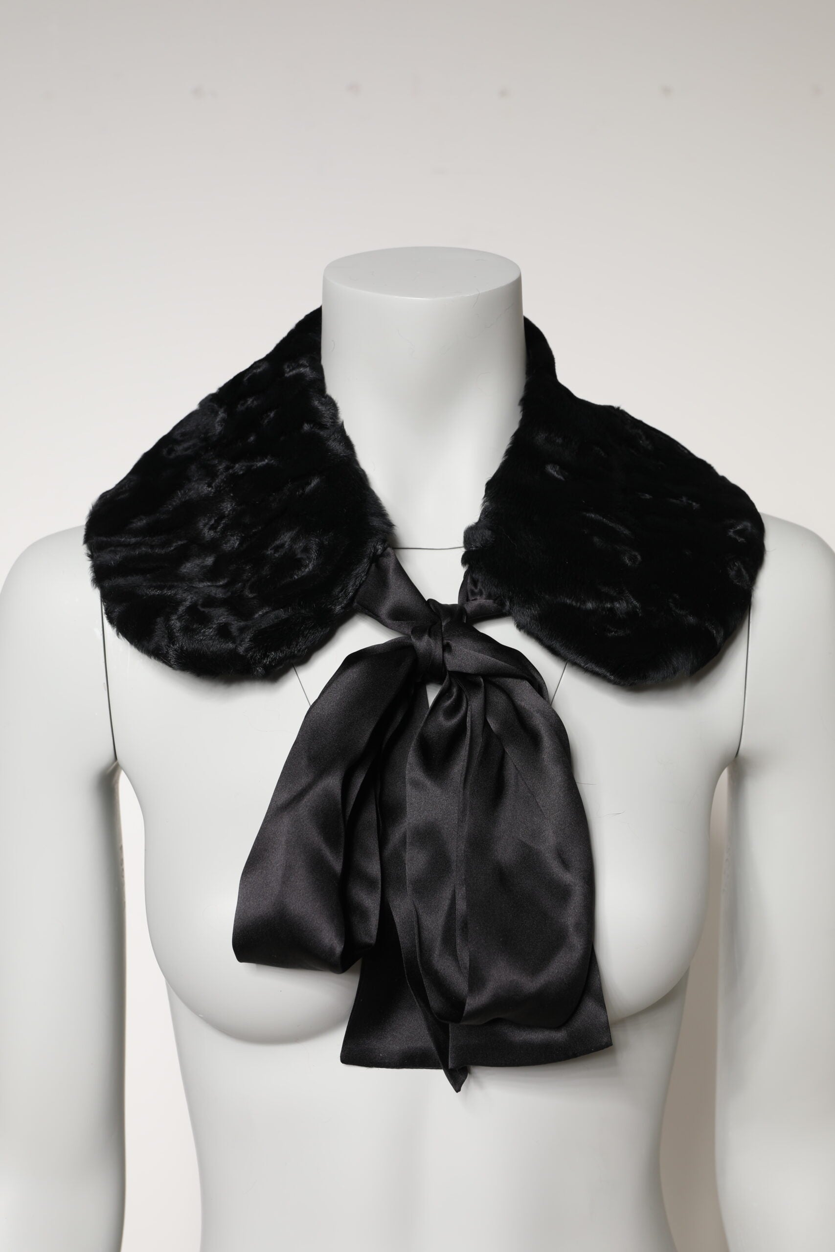 Dolce & Gabbana Black Lamb Fur Women Neck Warmer Winter Scarf Dolce & Gabbana