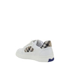 Burberry white calf leather Bos Taurus low top sneakers with sleek design and rubber sole.