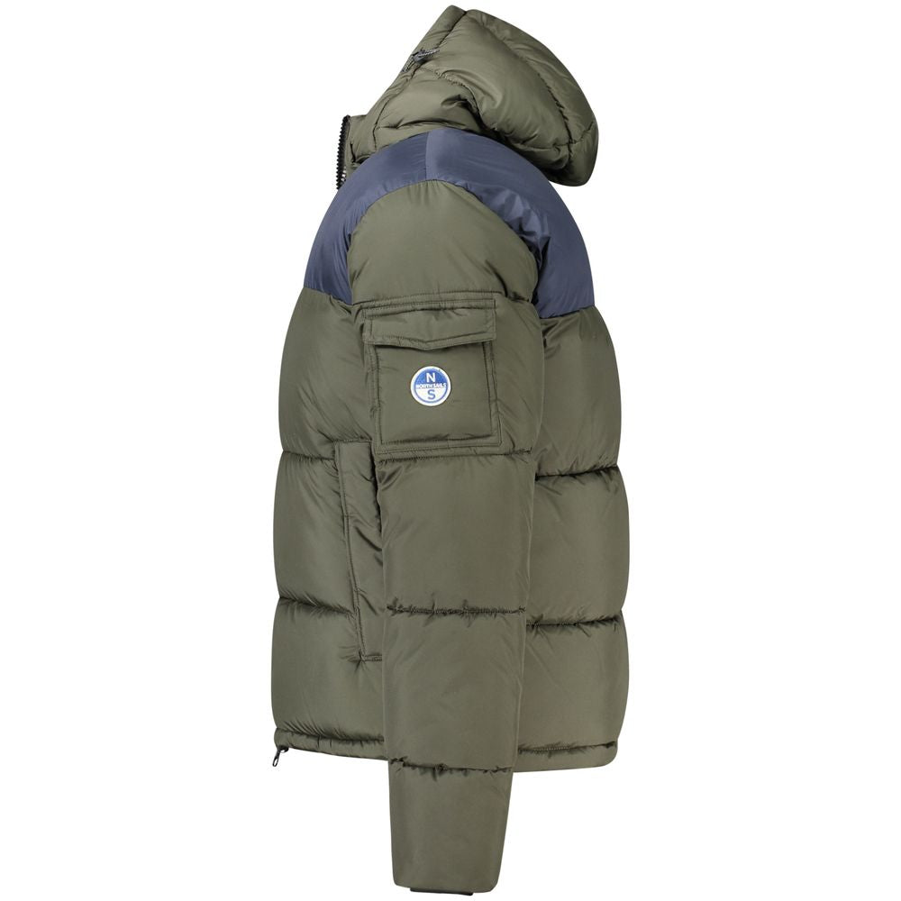 North Sails Verde polyester men's jacket displayed, showcasing the lightweight, weather-resistant fabric and classic design.
