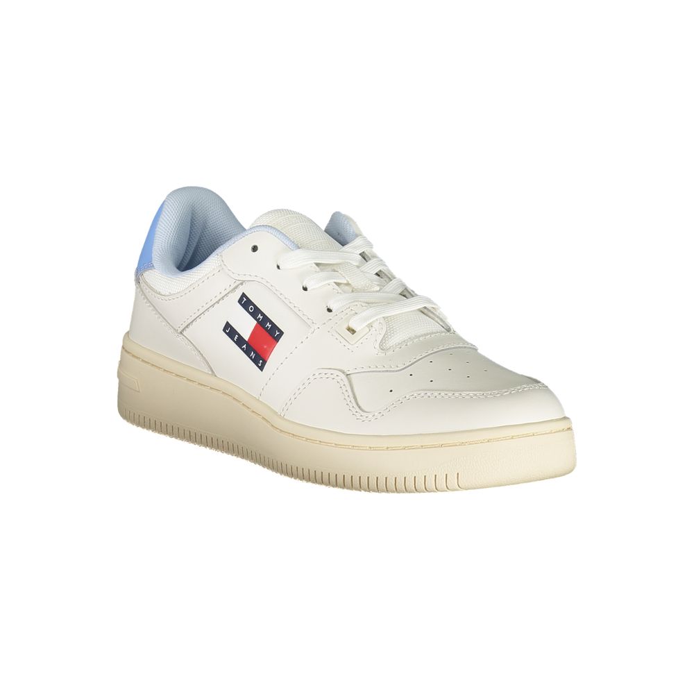 White Tommy Hilfiger women's sneaker with polyurethane upper, sporty design, and casual sole for everyday wear.