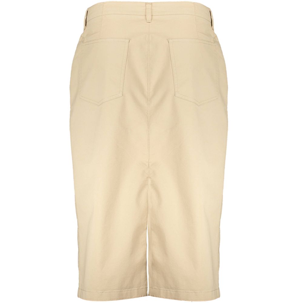 Gant beige cotton women's skirt displayed on a hanger, showing its simple, classic design and smooth fabric texture.
