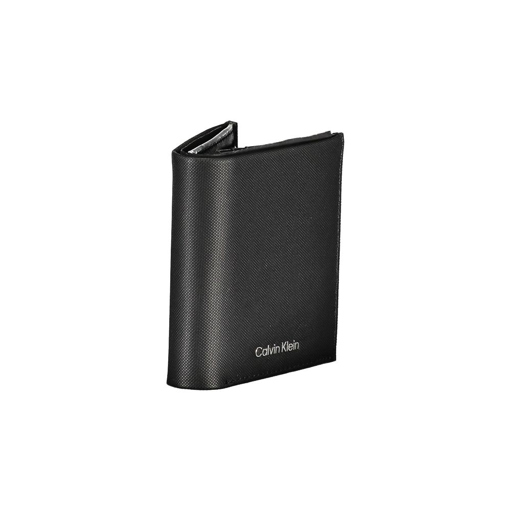 Calvin Klein Nero leather men's wallet with multiple card slots and a sleek, minimalist design.