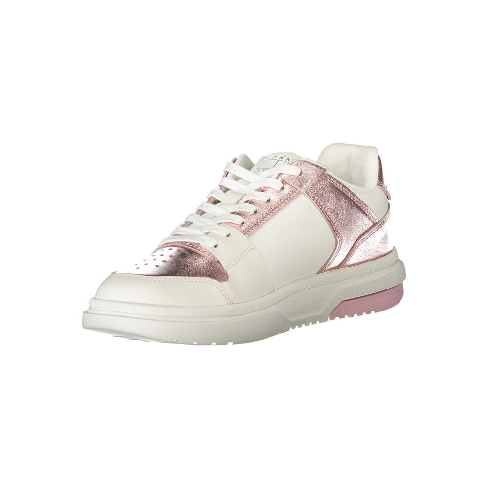 Tommy Hilfiger Bianco women’s sneaker made of polyurethane with a sleek white design and sporty style.