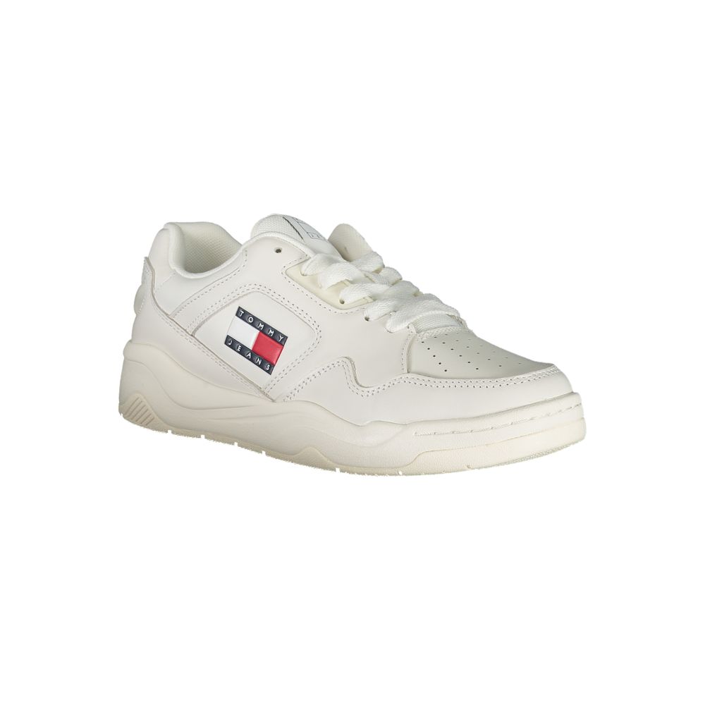 Tommy Hilfiger Bianco Donna sneaker made of polyurethane, featuring a sleek white design and casual athletic style.