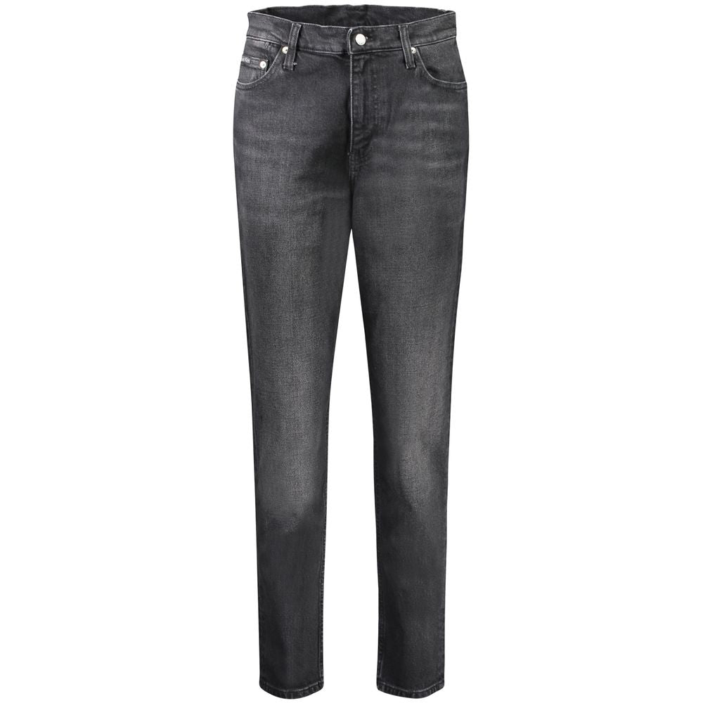Calvin Klein Nero cotton women's jeans showing classic fit and dark denim fabric with visible stitching and five-pocket design.